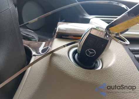 2013 Mercedes-Benz E 350 из США, поврежденный, VIN WDDHF5KB7DA663228